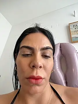 valecruz903 online show from November 8, 2025, 5:56 pm