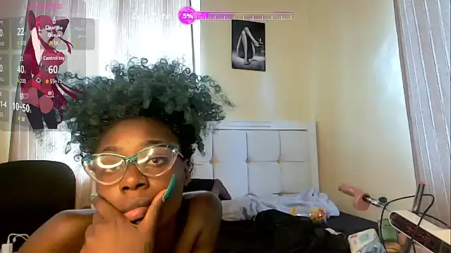 Lunarfreaky online show from September 20, 2025, 4:57 am