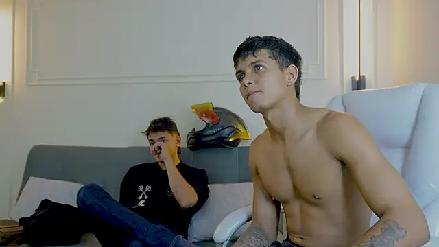 Snapshot of Paradise_boy_s chatting on January 31, 2025, 12:39 am Paradise boy s online show from January 31, 2025, 12:39 am