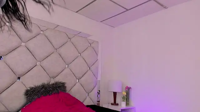 alessiaferry online show from February 13, 2025, 4:50 pm