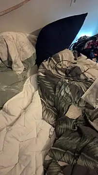 pervy devil online show from April 1, 2026, 6:03 am