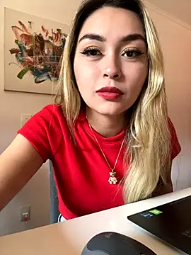 Snapshot of emma_oxford chatting on September 29, 2025, 12:43 pm emma oxford online show from September 29, 2025, 12:43 pm