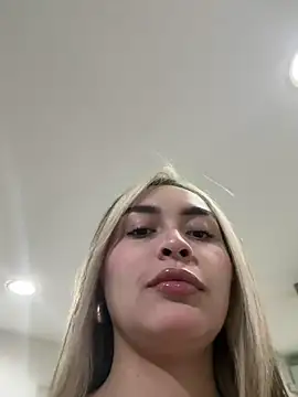 Snapshot of emma_oxford chatting on February 28, 2026, 2:45 am emma oxford online show from February 28, 2026, 2:45 am