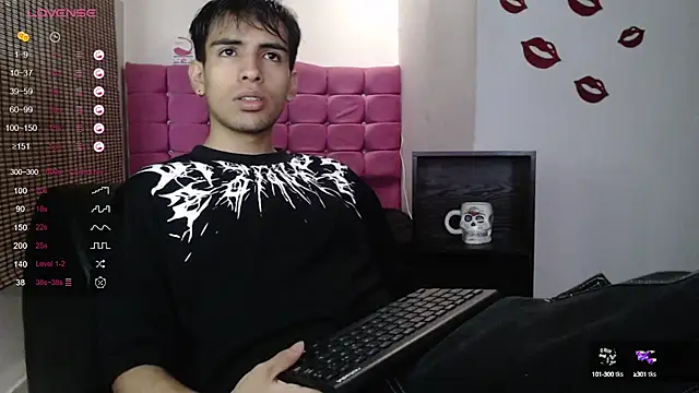 Snapshot of zack_thunder chatting on December 23, 2024, 12:30 pm zack thunder online show from December 23, 2024, 12:30 pm