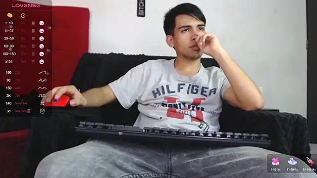 Snapshot of zack_thunder chatting on December 24, 2024, 12:22 pm zack thunder online show from December 24, 2024, 12:22 pm