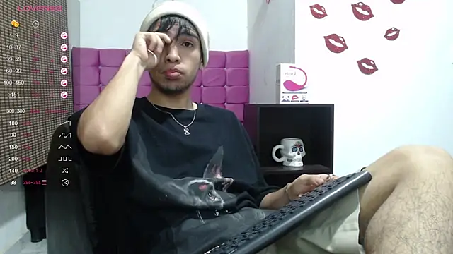Snapshot of zack_thunder chatting on December 29, 2024, 12:23 pm zack thunder online show from December 29, 2024, 12:23 pm