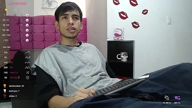 Snapshot of zack_thunder chatting on December 31, 2024, 6:02 pm zack thunder online show from December 31, 2024, 6:02 pm