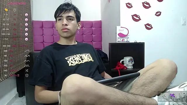 Snapshot of zack_thunder chatting on January 6, 2025, 12:24 pm zack thunder online show from January 6, 2025, 12:24 pm