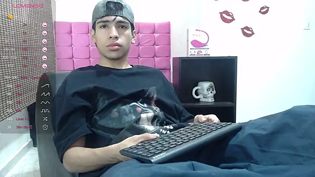 Snapshot of zack_thunder chatting on January 9, 2025, 12:19 pm zack thunder online show from January 9, 2025, 12:19 pm