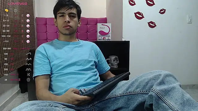 Snapshot of zack_thunder chatting on January 13, 2025, 12:24 pm zack thunder online show from January 13, 2025, 12:24 pm