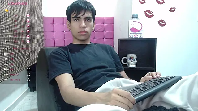 Snapshot of zack_thunder chatting on January 15, 2025, 12:25 pm zack thunder online show from January 15, 2025, 12:25 pm
