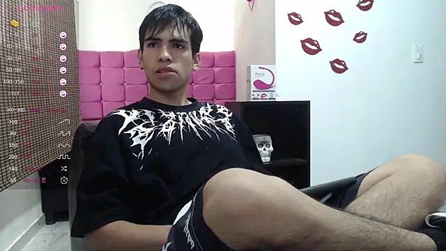 Snapshot of zack_thunder chatting on January 19, 2025, 12:28 pm zack thunder online show from January 19, 2025, 12:28 pm