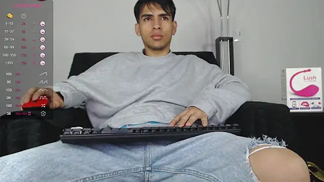 Snapshot of zack_thunder chatting on February 15, 2025, 11:50 am zack thunder online show from February 15, 2025, 11:50 am