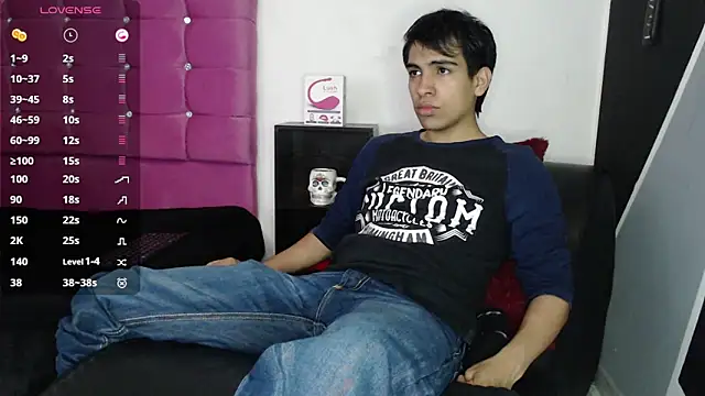 Snapshot of zack_thunder chatting on September 27, 2025, 12:32 pm zack thunder online show from September 27, 2025, 12:32 pm