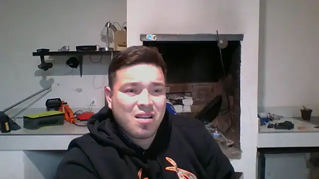Snapshot of DirtyRcride chatting on December 19, 2024, 3:40 am DirtyRcride online show from December 19, 2024, 3:40 am