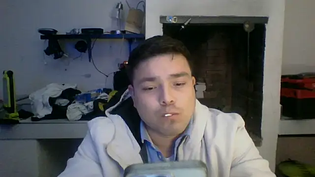 Snapshot of DirtyRcride chatting on December 20, 2024, 4:42 am DirtyRcride online show from December 20, 2024, 4:42 am