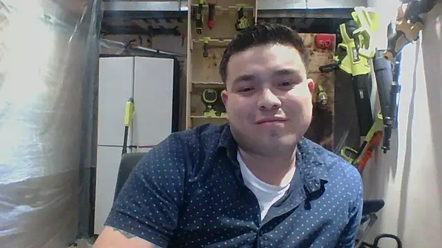 Snapshot of DirtyRcride chatting on December 28, 2024, 5:12 am DirtyRcride online show from December 28, 2024, 5:12 am