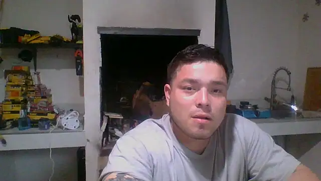 Snapshot of DirtyRcride chatting on February 10, 2025, 5:14 am DirtyRcride online show from February 10, 2025, 5:14 am