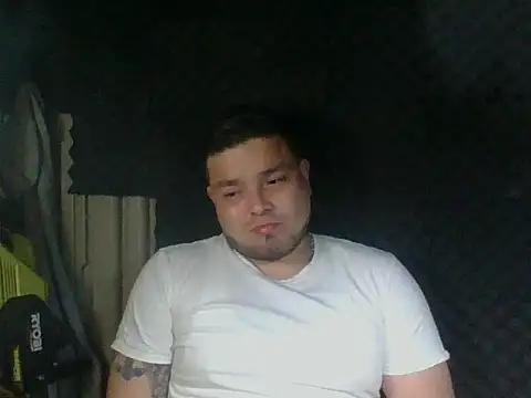 Snapshot of DirtyRcride chatting on February 26, 2025, 5:31 am DirtyRcride online show from February 26, 2025, 5:31 am