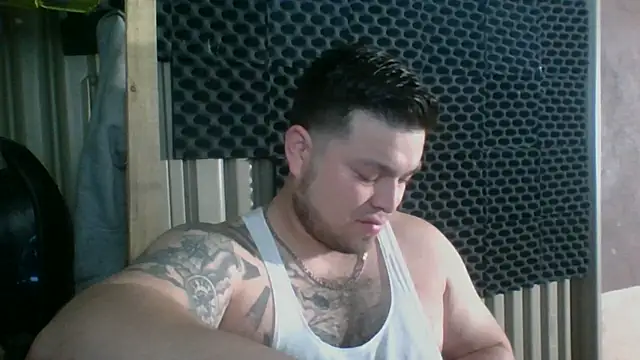 Snapshot of DirtyRcride chatting on February 27, 2025, 7:34 am DirtyRcride online show from February 27, 2025, 7:34 am