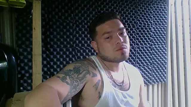 Snapshot of DirtyRcride chatting on February 27, 2025, 8:31 pm DirtyRcride online show from February 27, 2025, 8:31 pm
