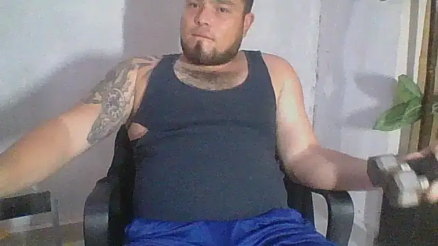 Snapshot of DirtyRcride chatting on September 22, 2025, 2:52 pm DirtyRcride online show from September 22, 2025, 2:52 pm