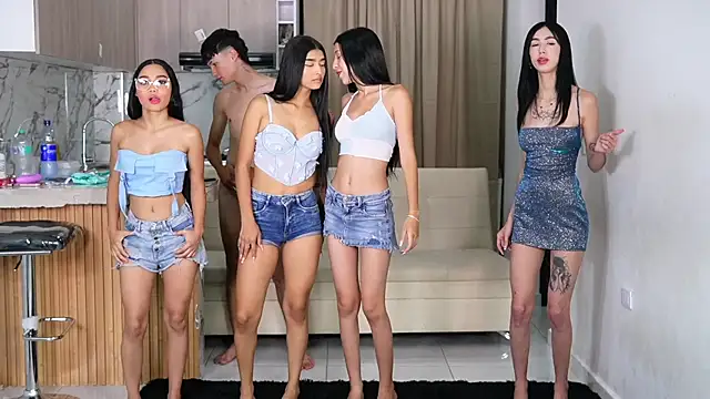 Snapshot of maidengirls chatting on October 22, 2025, 7:57 pm maidengirls online show from October 22, 2025, 7:57 pm