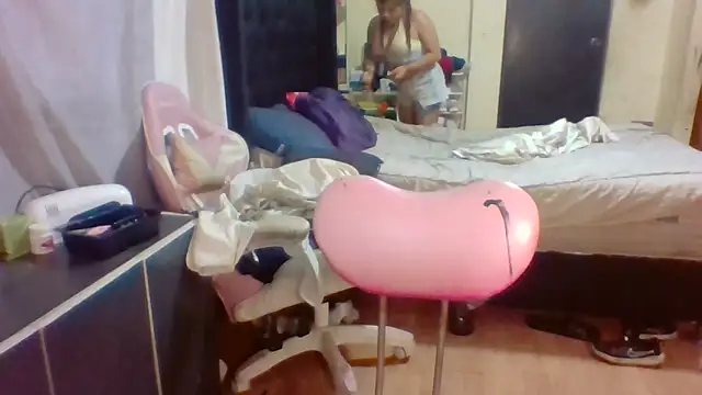 Snapshot of Jennxdolls chatting on December 28, 2024, 9:51 pm Jennxdolls online show from December 28, 2024, 9:51 pm