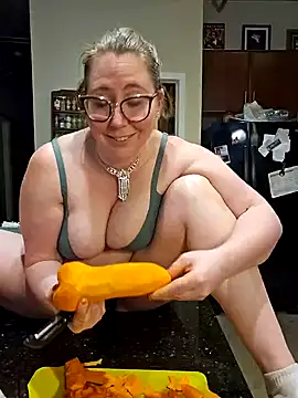 Snapshot of littlelustlamb chatting on December 6, 2024, 10:08 pm littlelustlamb online show from December 6, 2024, 10:08 pm