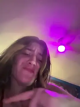 Snapshot of emilysue1 chatting on March 20, 2025, 9:15 am emilysue1 online show from March 20, 2025, 9:15 am