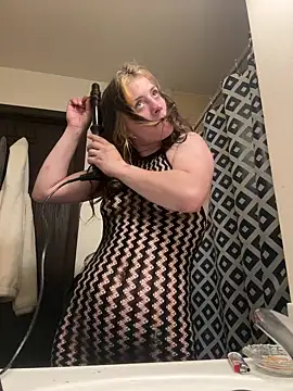 emilysue1 online show from April 24, 2026, 5:10 am