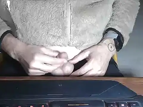 Adri gard online show from February 5, 2025, 9:18 pm