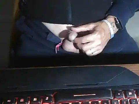 Adri gard online show from October 3, 2025, 8:50 pm