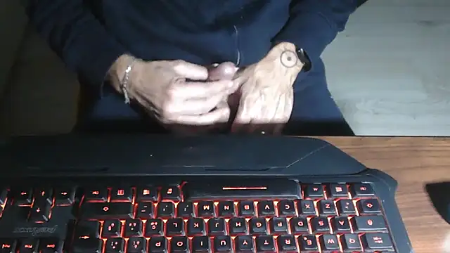 Adri gard online show from November 15, 2025, 9:54 pm