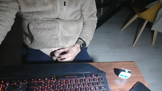 Adri gard online show from March 7, 2026, 9:12 pm