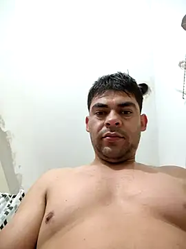 Snapshot of Pija22ctM chatting on October 25, 2025, 8:03 pm Pija22ctM online show from October 25, 2025, 8:03 pm