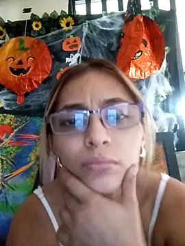 sofia playful online show from October 23, 2025, 9:13 pm