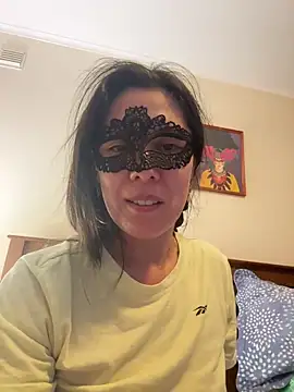 Reinacatchile online show from February 19, 2025, 1:40 am