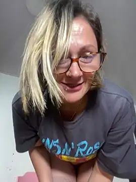 Snapshot of dirty_mistress_69 chatting on January 13, 2025, 2:18 am dirty mistress 69 online show from January 13, 2025, 2:18 am