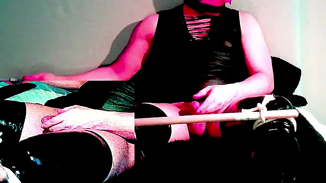 Snapshot of Crazyballs_Tony chatting on November 29, 2025, 8:17 am Crazyballs Tony online show from November 29, 2025, 8:17 am