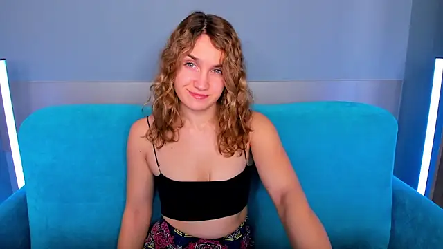 Snapshot of Milka_Blond chatting on February 1, 2025, 4:24 am Milka Blond online show from February 1, 2025, 4:24 am