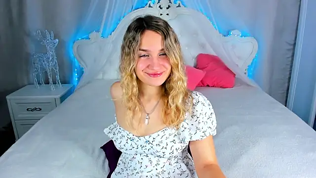 Snapshot of Milka_Blond chatting on December 20, 2025, 11:34 pm Milka Blond online show from December 20, 2025, 11:34 pm