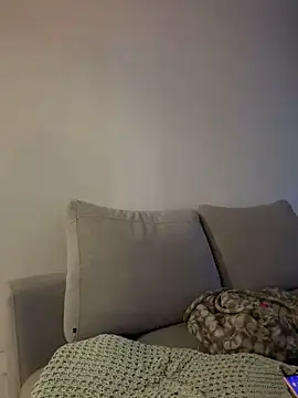 Alirawrz online show from October 11, 2025, 7:34 pm