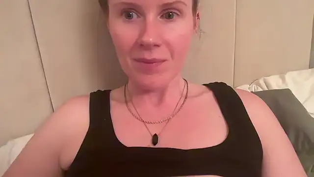 redheadrosie69 online show from September 11, 2025, 7:14 pm