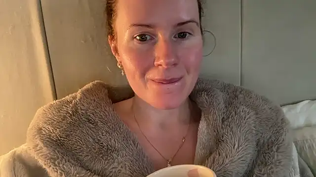 Snapshot of redheadrosie69 chatting on February 3, 2026, 9:47 am redheadrosie69 online show from February 3, 2026, 9:47 am