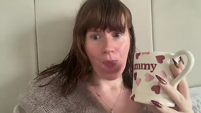 Snapshot of redheadrosie69 chatting on February 13, 2026, 10:00 am redheadrosie69 online show from February 13, 2026, 10:00 am