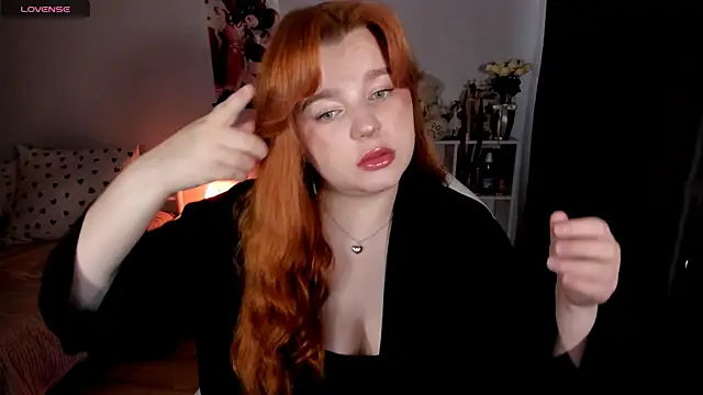  Lisa x online show from November 28, 2025, 5:43 am