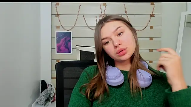 Snapshot of Josephine_Kiss chatting on February 4, 2025, 7:22 pm Josephine Kiss online show from February 4, 2025, 7:22 pm