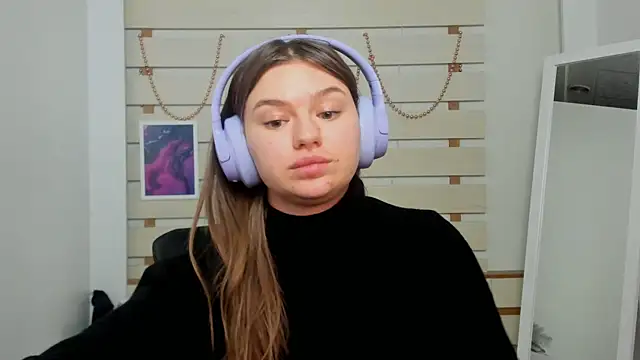 Snapshot of Josephine_Kiss chatting on February 7, 2025, 11:34 pm Josephine Kiss online show from February 7, 2025, 11:34 pm