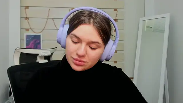 Snapshot of Josephine_Kiss chatting on February 9, 2025, 1:03 pm Josephine Kiss online show from February 9, 2025, 1:03 pm